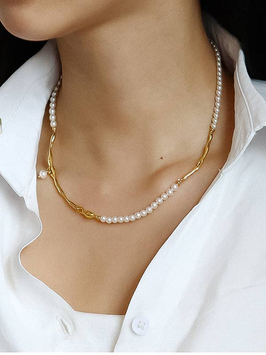 Maylis Classic Pearl Necklace