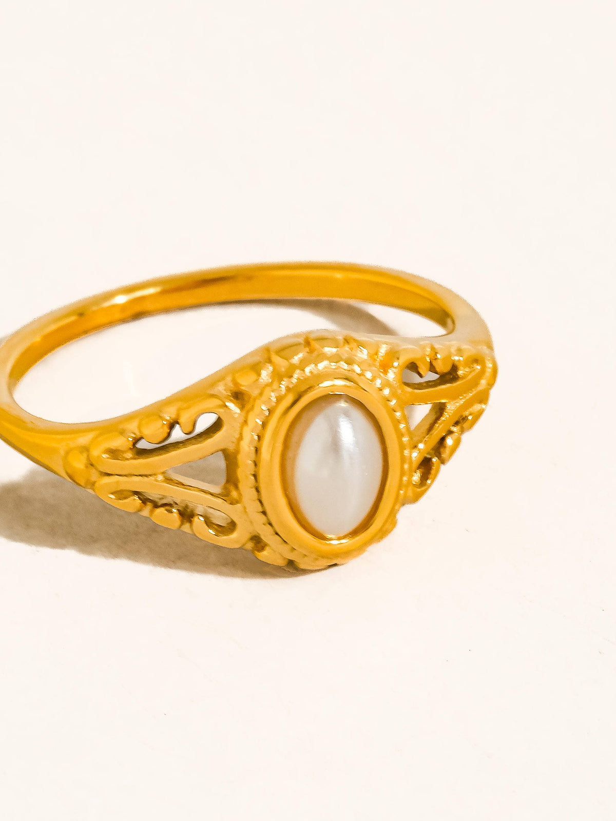 Blois 18K Gold Non-Tarnish Vintage Pearl Filigree Ring