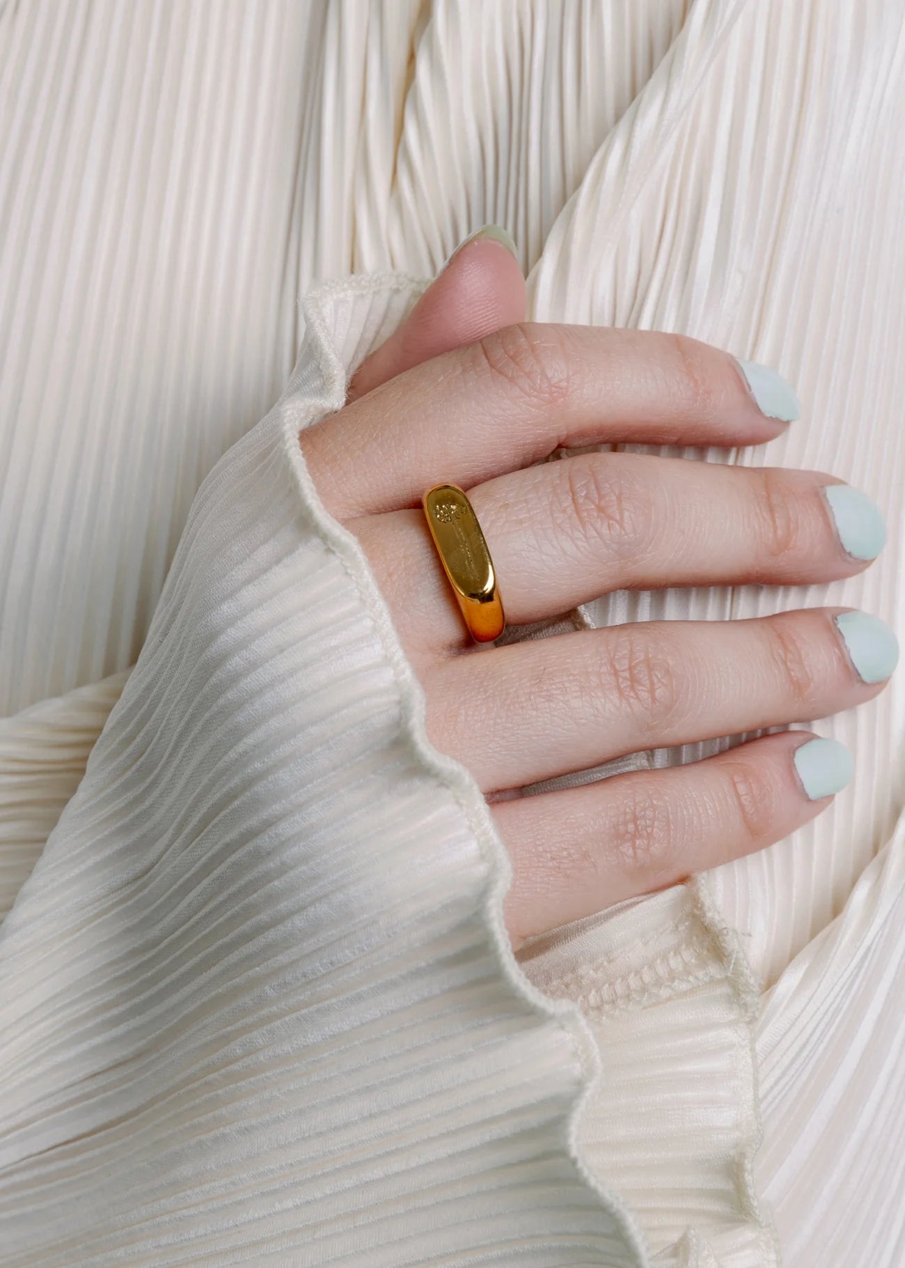 Non-Tarnish Stamped Daisy Ring