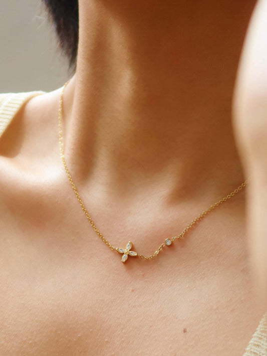 Clyra 18K Gold Non-Tarnish Dainty Flower Pendant