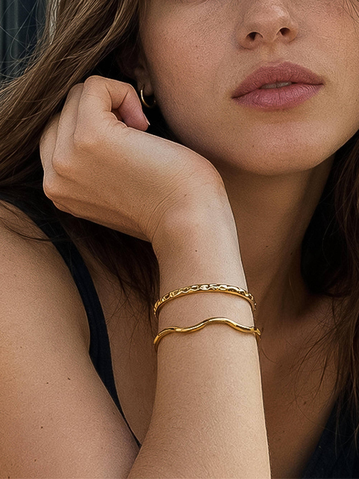 Emerson 18K Gold Non-Tarnish Hammered Bangle Bracelet