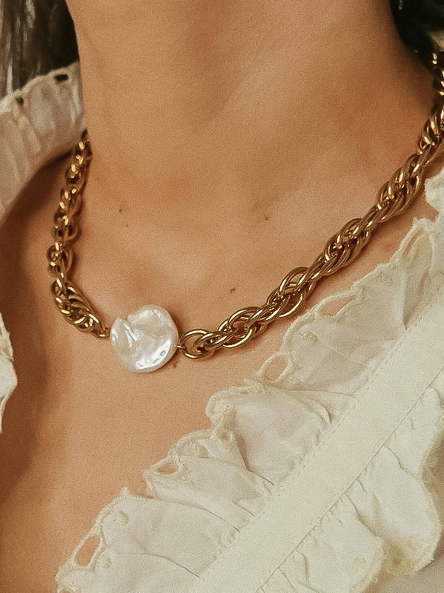 Loan Non-Tarnish Bold Pearl Chain