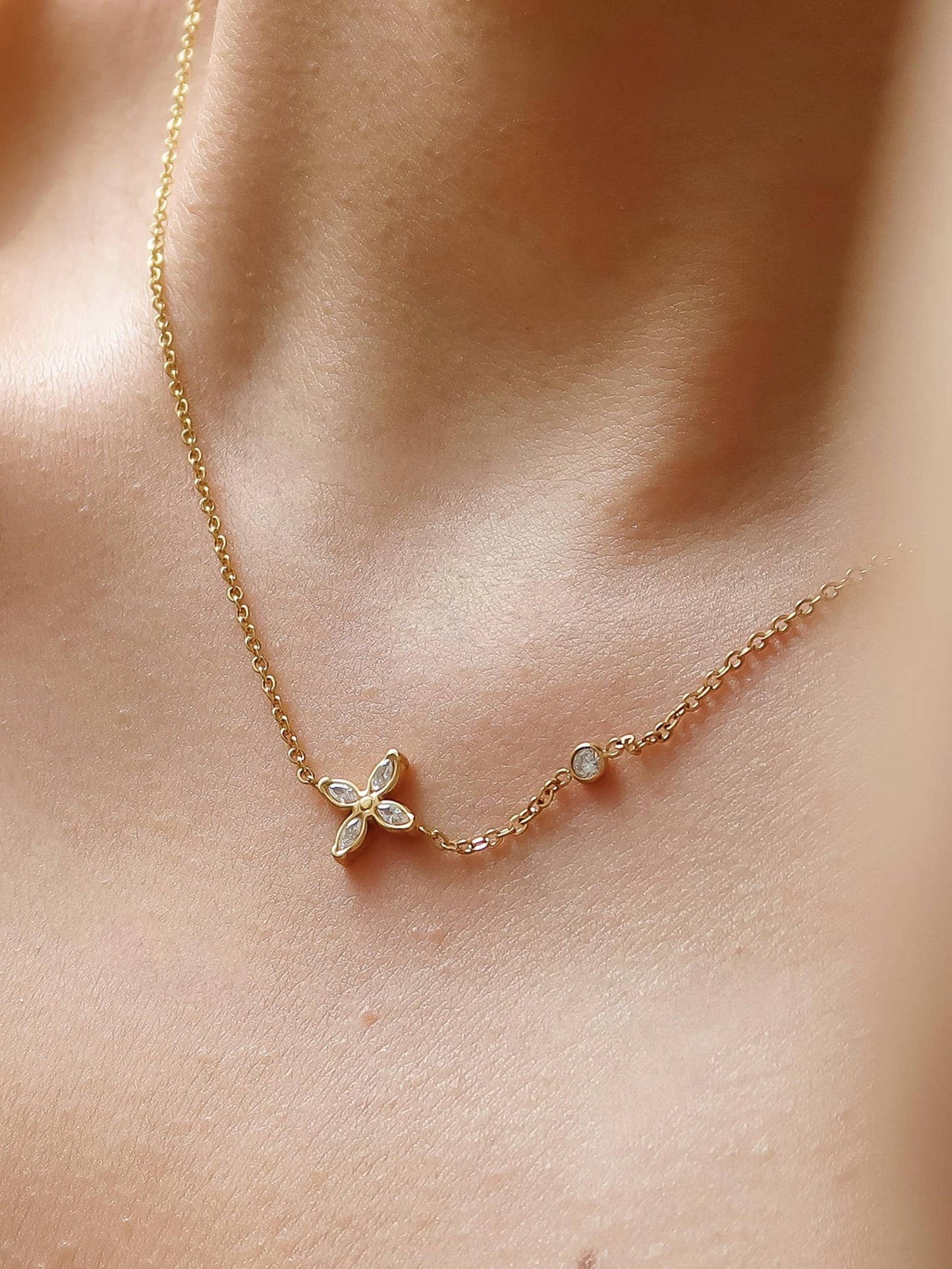 Clyra 18K Gold Non-Tarnish Dainty Flower Pendant