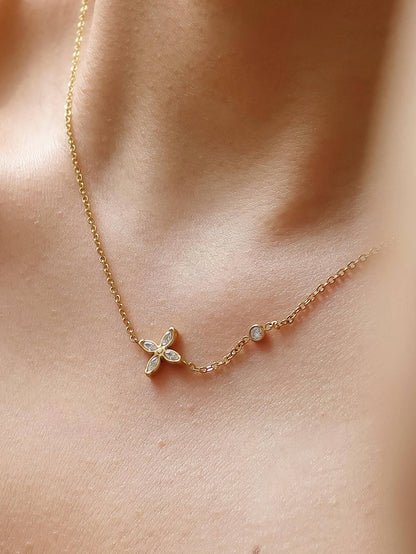 Clyra 18K Gold Non-Tarnish Dainty Flower Pendant