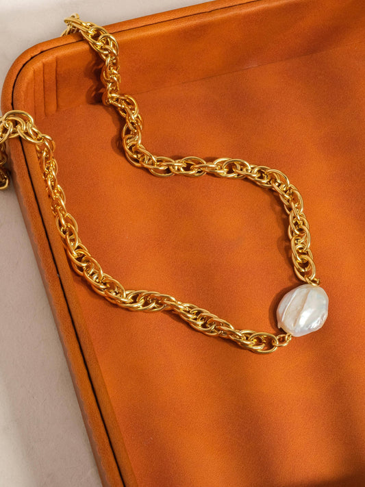 Loan Non-Tarnish Bold Pearl Chain
