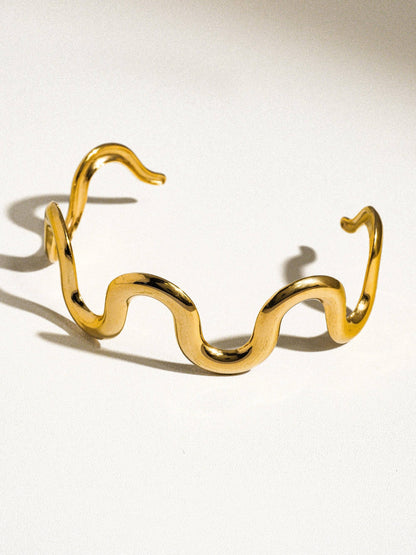 Félix 18K Gold Non-Tarnish Wavy Bold Statement Bracelet