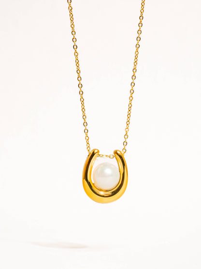 Non-Tarnish Horseshoe Pearl Necklace