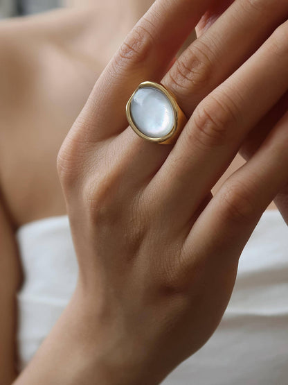 Oakmere 18K Gold Non-Tarnish Statement Shell Ring