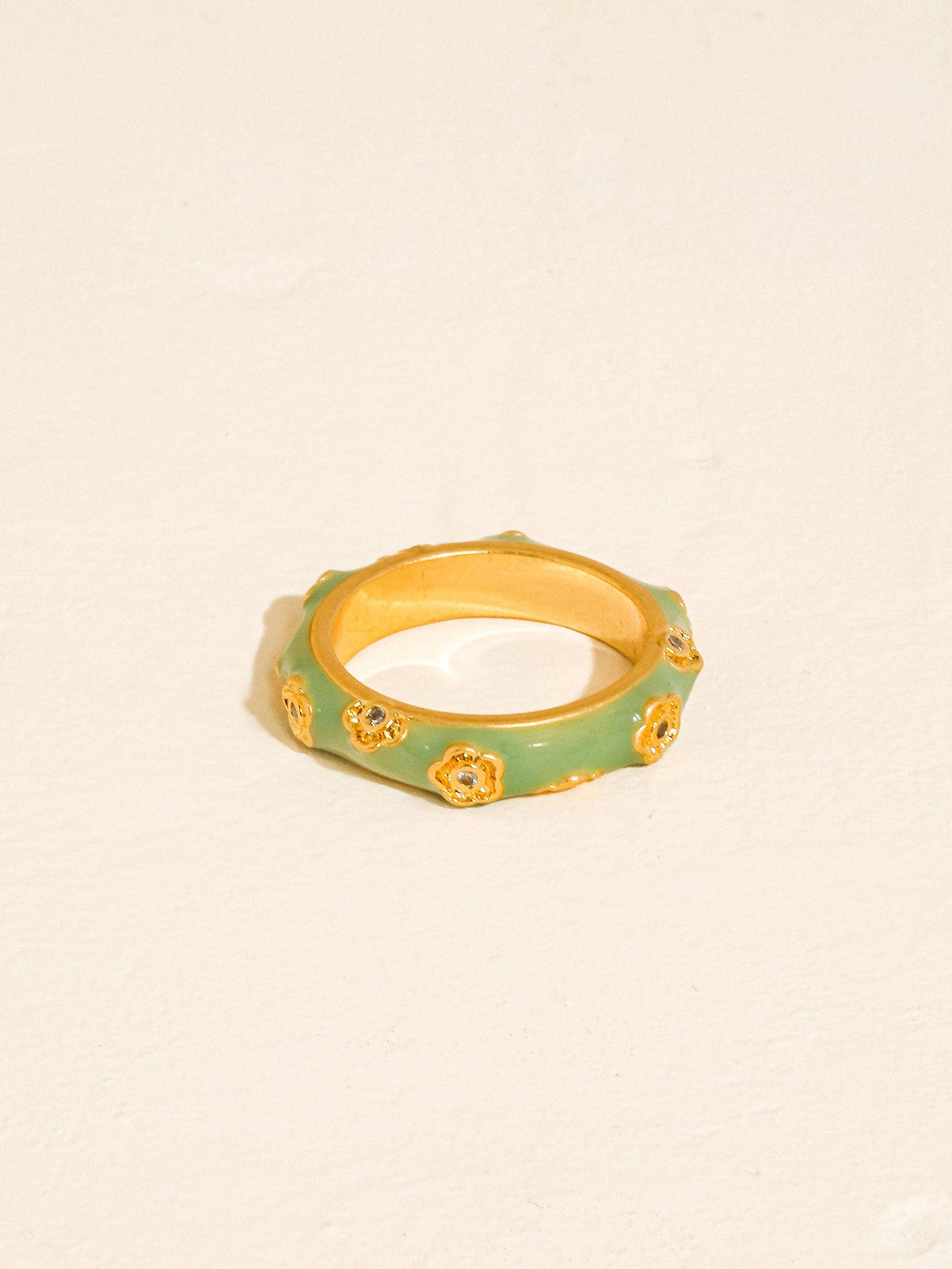 Esma 18K Gold Vintage Floral Enamel Band Ring
