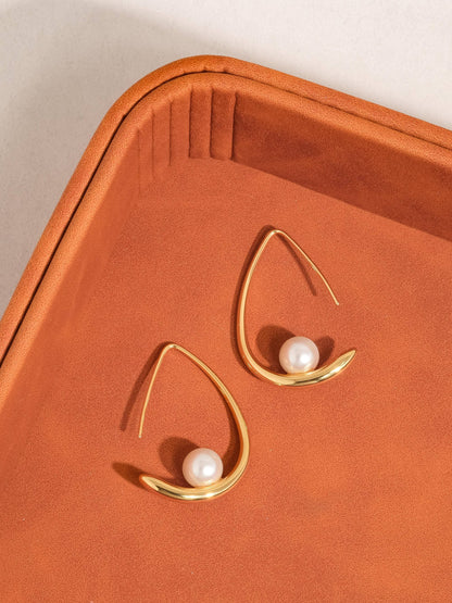 Classic Pearl Drop Earring