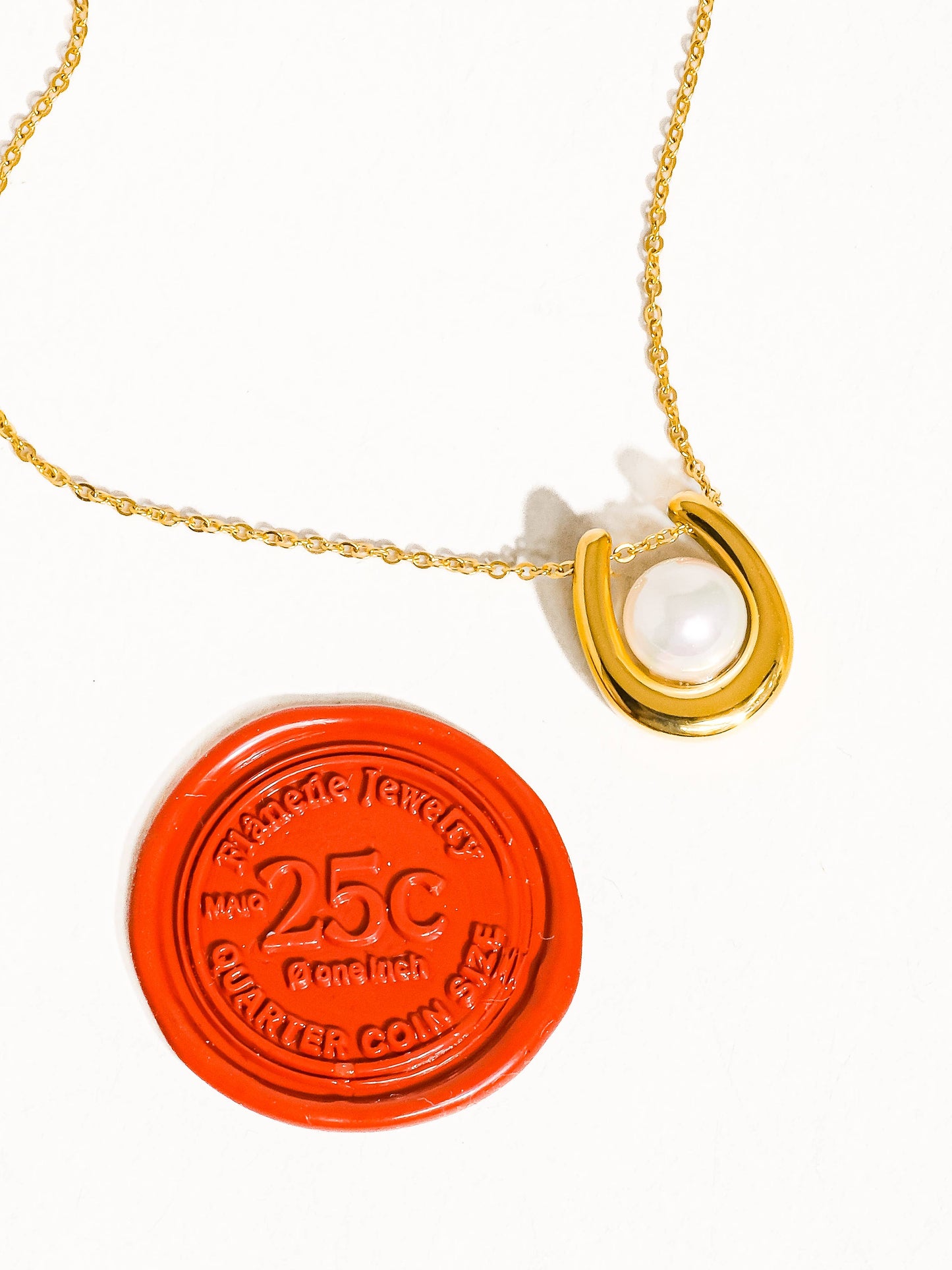 Non-Tarnish Horseshoe Pearl Necklace