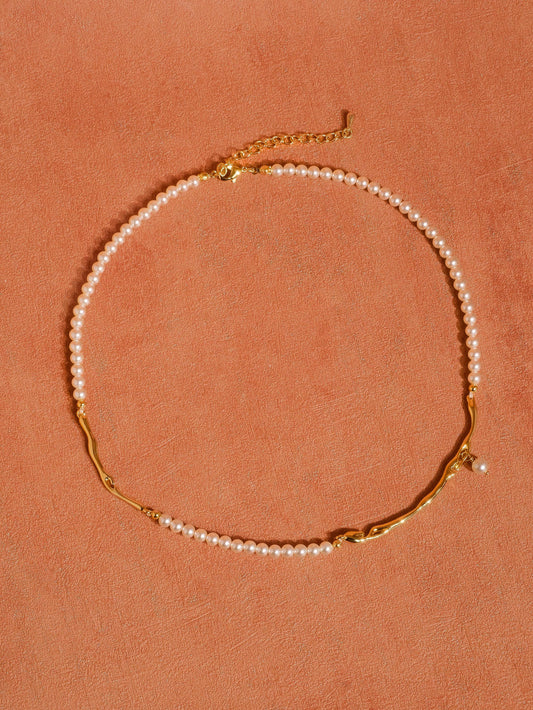 Maylis Classic Pearl Necklace