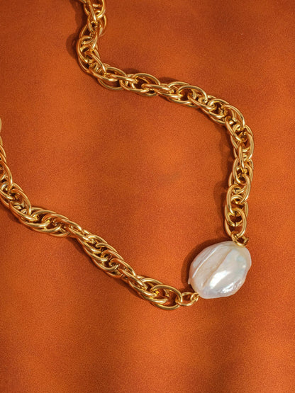 Loan Non-Tarnish Bold Pearl Chain
