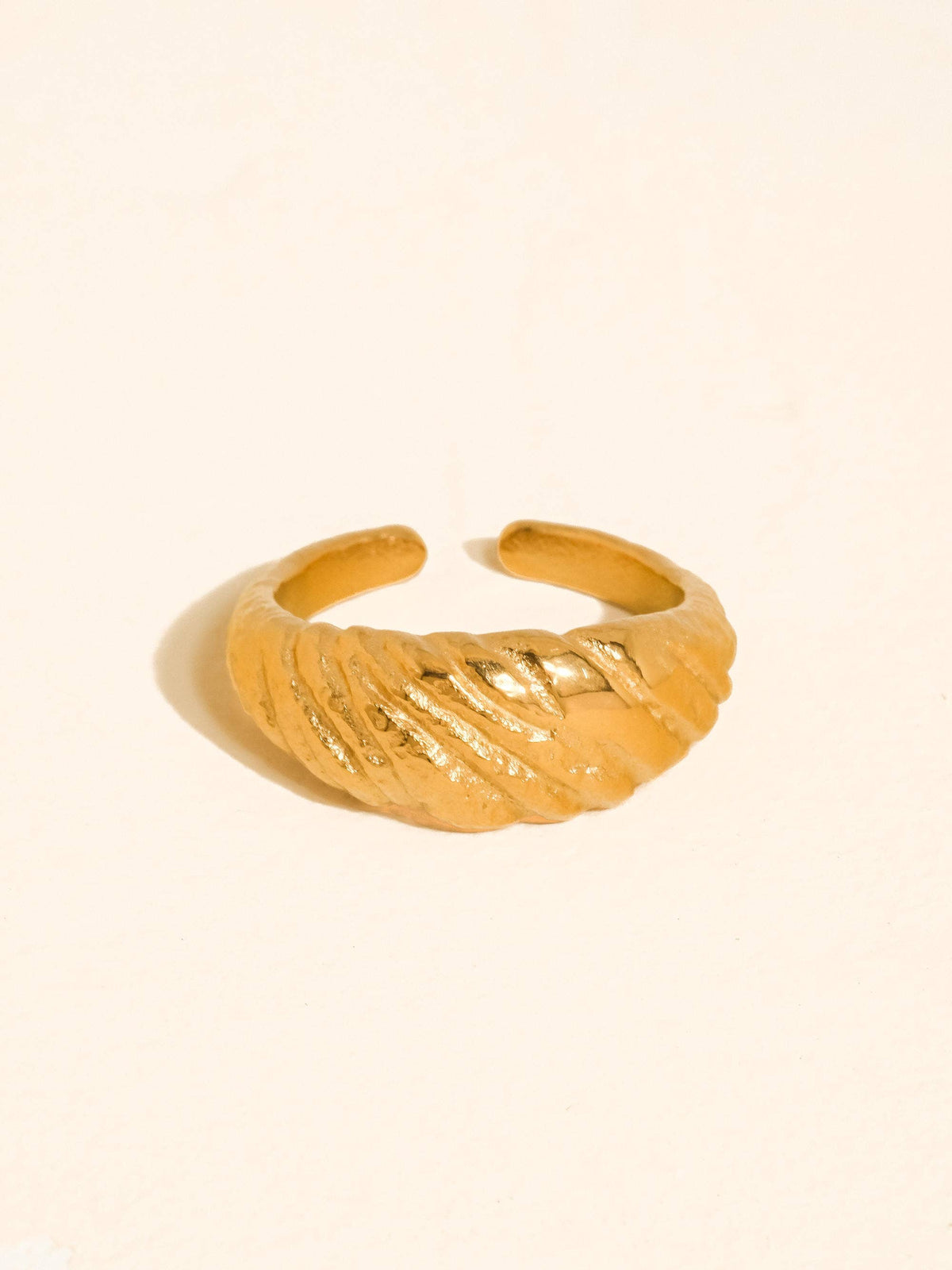 Ismay 18K Gold Non-Tarnish Textured Croissant Ring