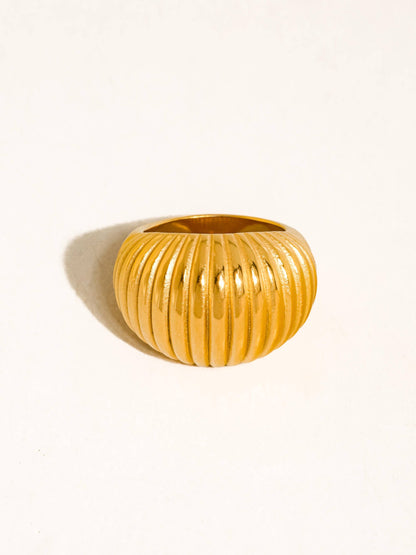 Giverny 18K Gold Non-Tarnish Ribbed Dome Ring