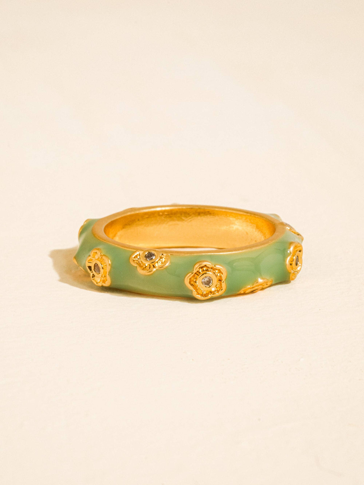 Esma 18K Gold Vintage Floral Enamel Band Ring