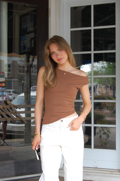 Boat Neck Tank