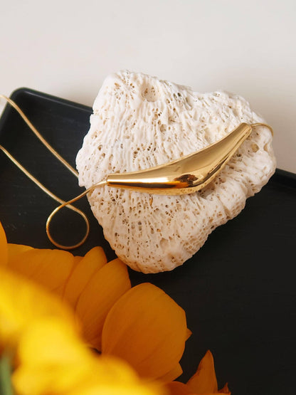 Non-Tarnish Curve Necklace