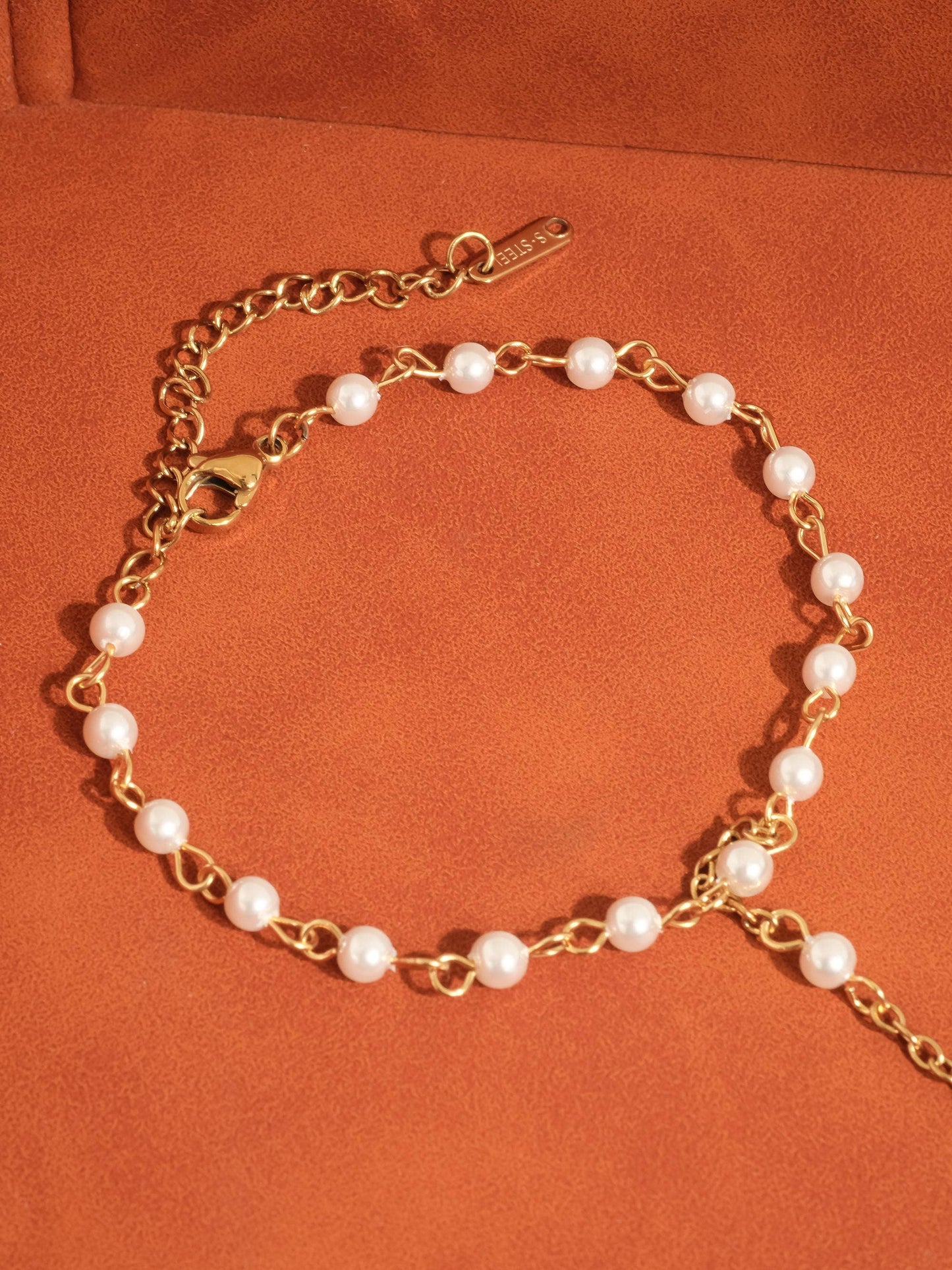Windsor 18K Gold Non-Tarnish Pearl Hand Chain Bracelet