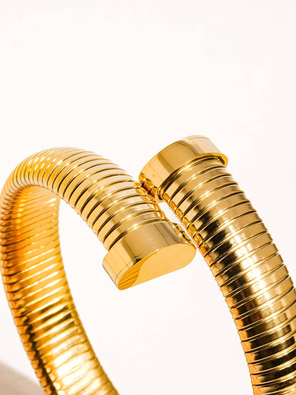 Dehors 18K Gold Non-Tarnish Bold Bangle