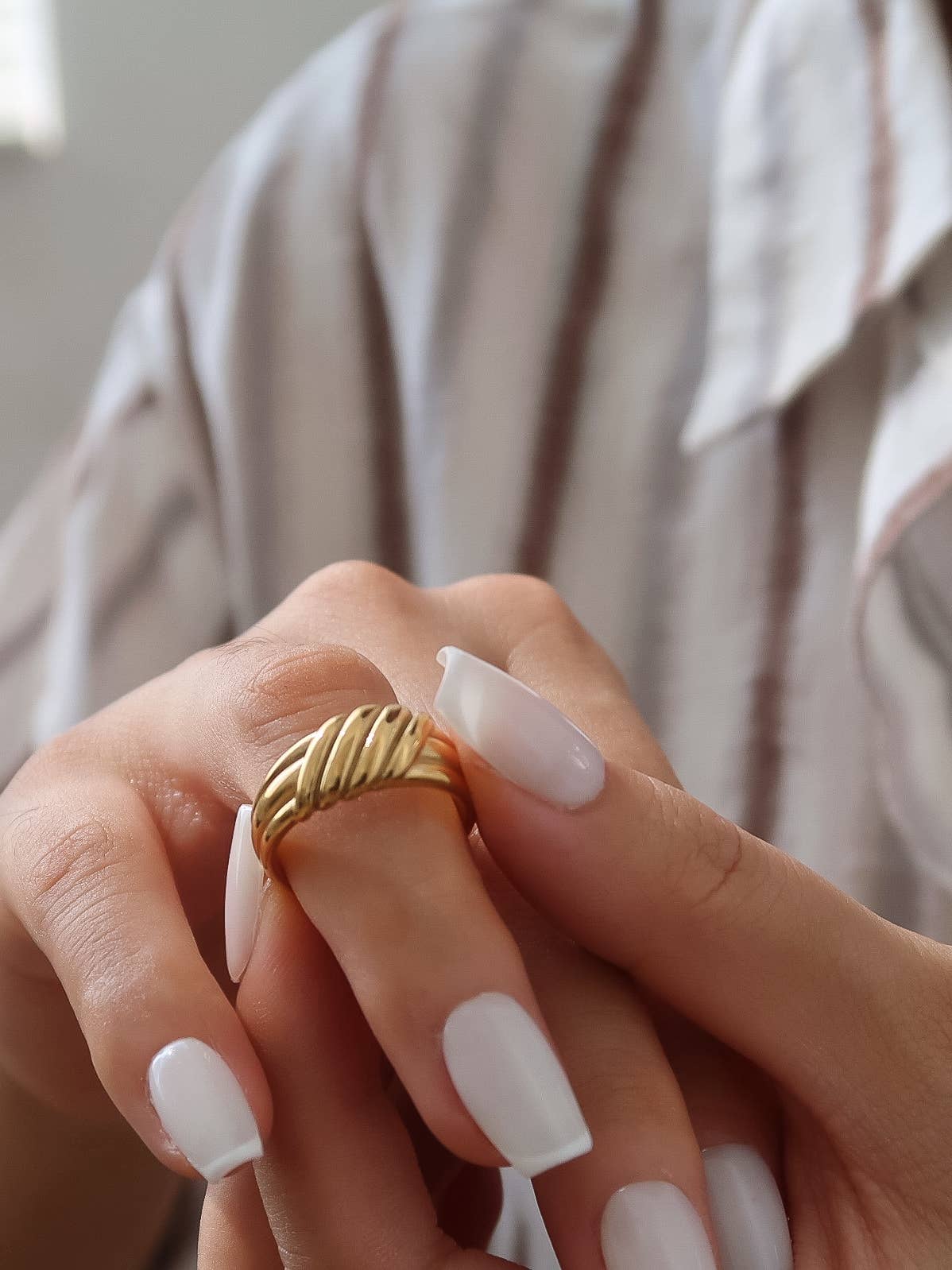 Duvette 18K Gold Non-Tarnish Twisted Dome Ring