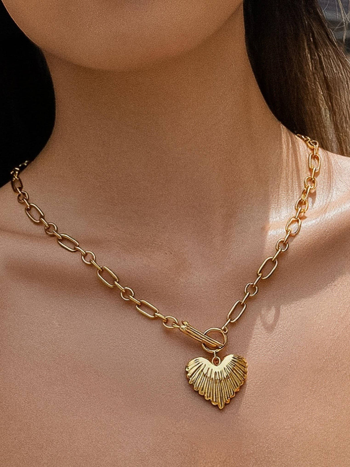 Non-Tarnish Large Ribbed Heart Necklace