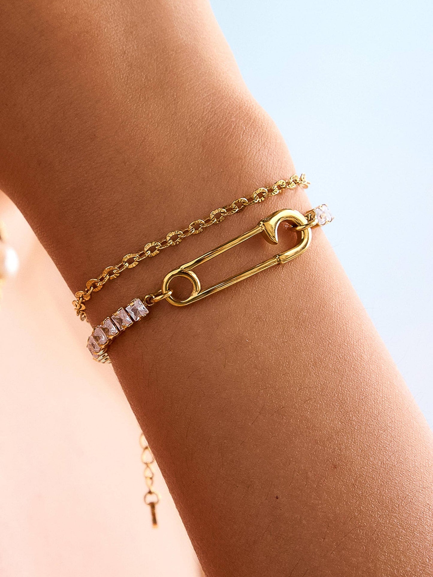 Acier 18K Gold Non-Tarnish Glam Rhinestone Clip Bracelet