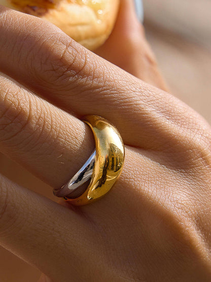 Almare 18K Gold Non-Tarnish Two Tone Dome Band Ring