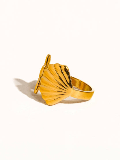 Étoilé 18K Gold Non-Tarnish Star and Shell Ring