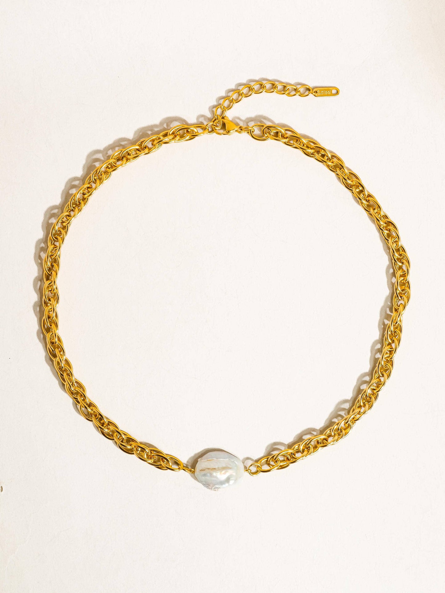 Loan Non-Tarnish Bold Pearl Chain