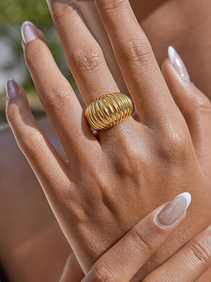 Giverny 18K Gold Non-Tarnish Ribbed Dome Ring