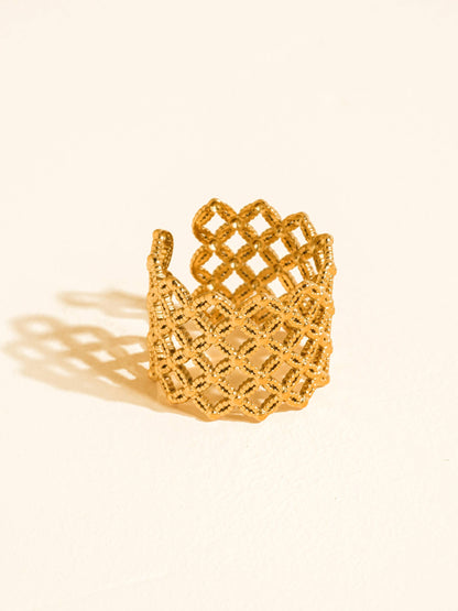 Alizée 18K Gold Non-Tarnish Lattice Statement Ring